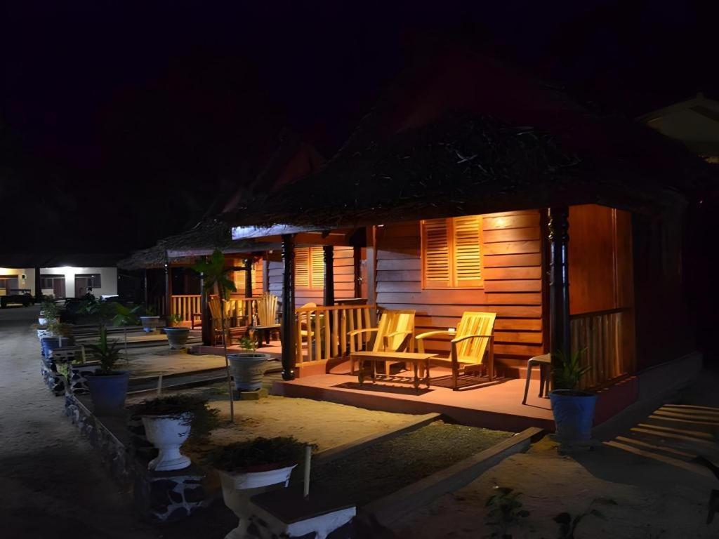 Silver Beach Hotel Trincomalee Ngoại thất bức ảnh