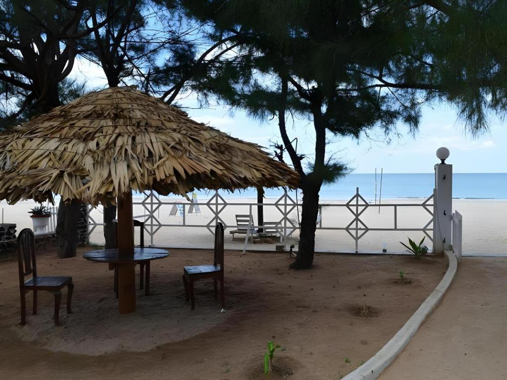 Silver Beach Hotel Trincomalee Ngoại thất bức ảnh