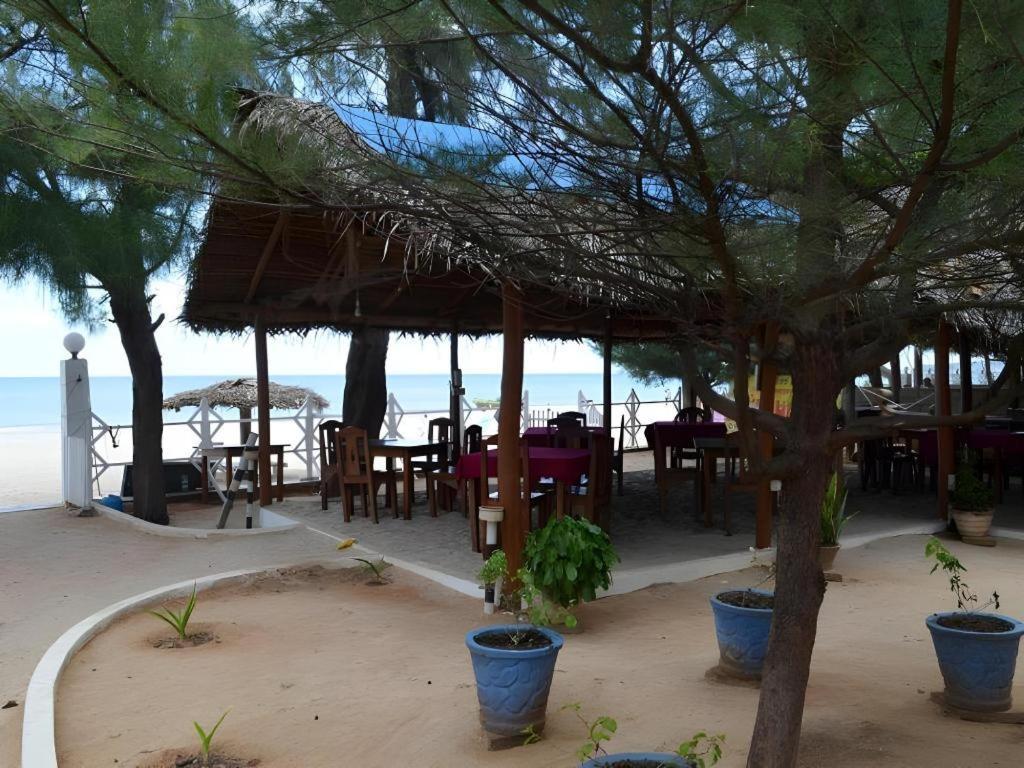 Silver Beach Hotel Trincomalee Ngoại thất bức ảnh