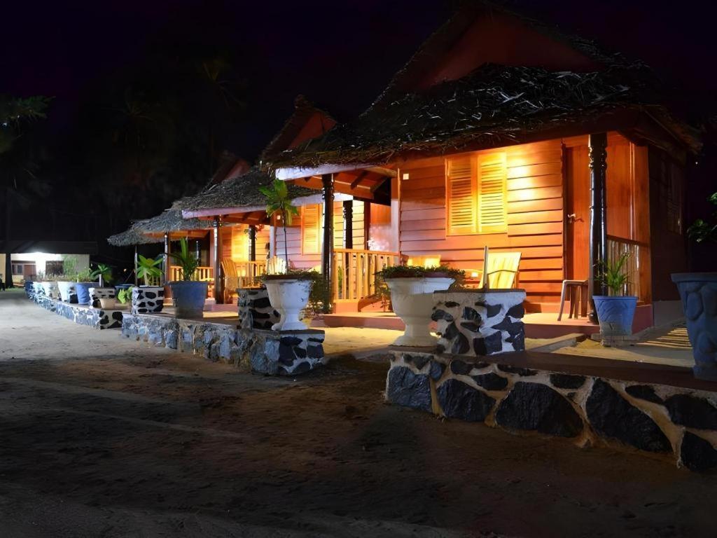 Silver Beach Hotel Trincomalee Ngoại thất bức ảnh