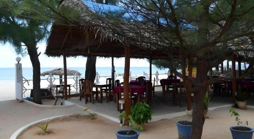 Silver Beach Hotel Trincomalee Ngoại thất bức ảnh