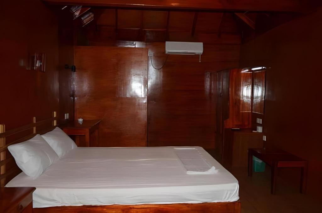 Silver Beach Hotel Trincomalee Ngoại thất bức ảnh