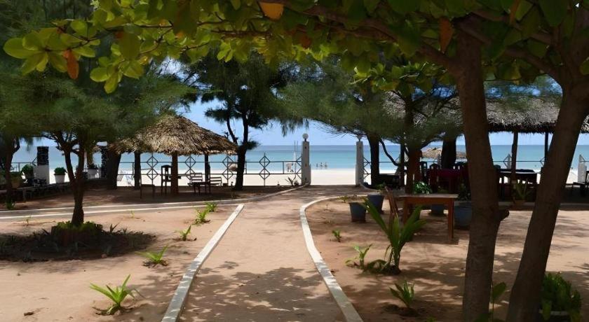 Silver Beach Hotel Trincomalee Ngoại thất bức ảnh