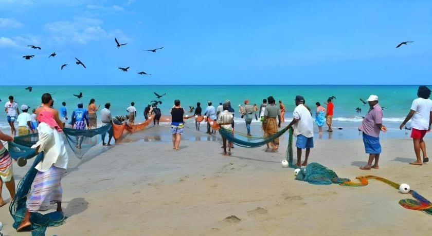 Silver Beach Hotel Trincomalee Ngoại thất bức ảnh