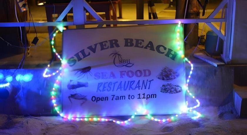 Silver Beach Hotel Trincomalee Ngoại thất bức ảnh